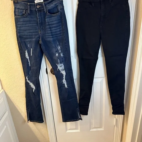 💜3/$15. 2 pairs of jeans size 7 juniors - Picture 2 of 12